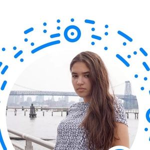 Meet your Posher, Claudia